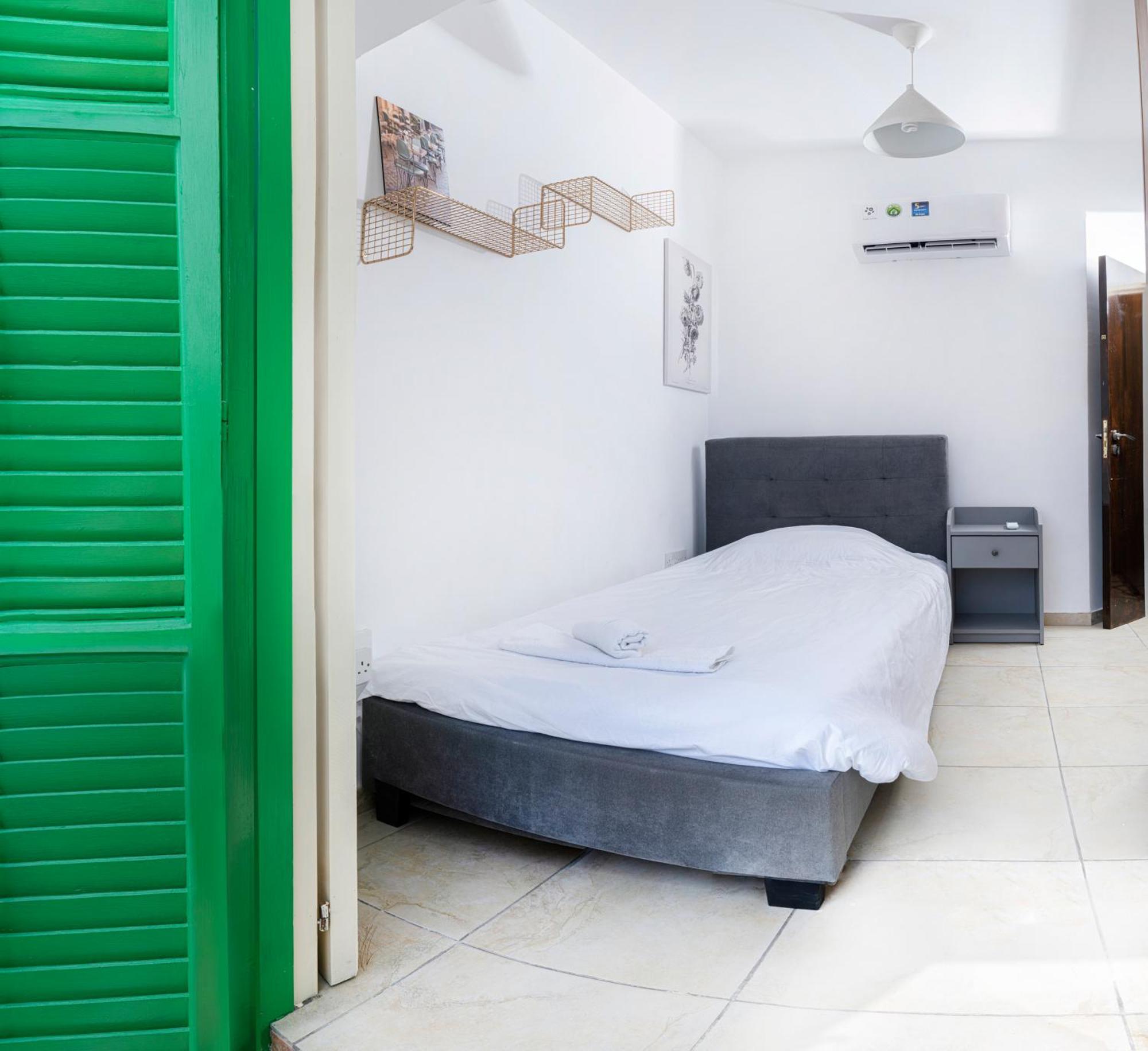 Private Room In Shared Flat 니코시아 외부 사진
