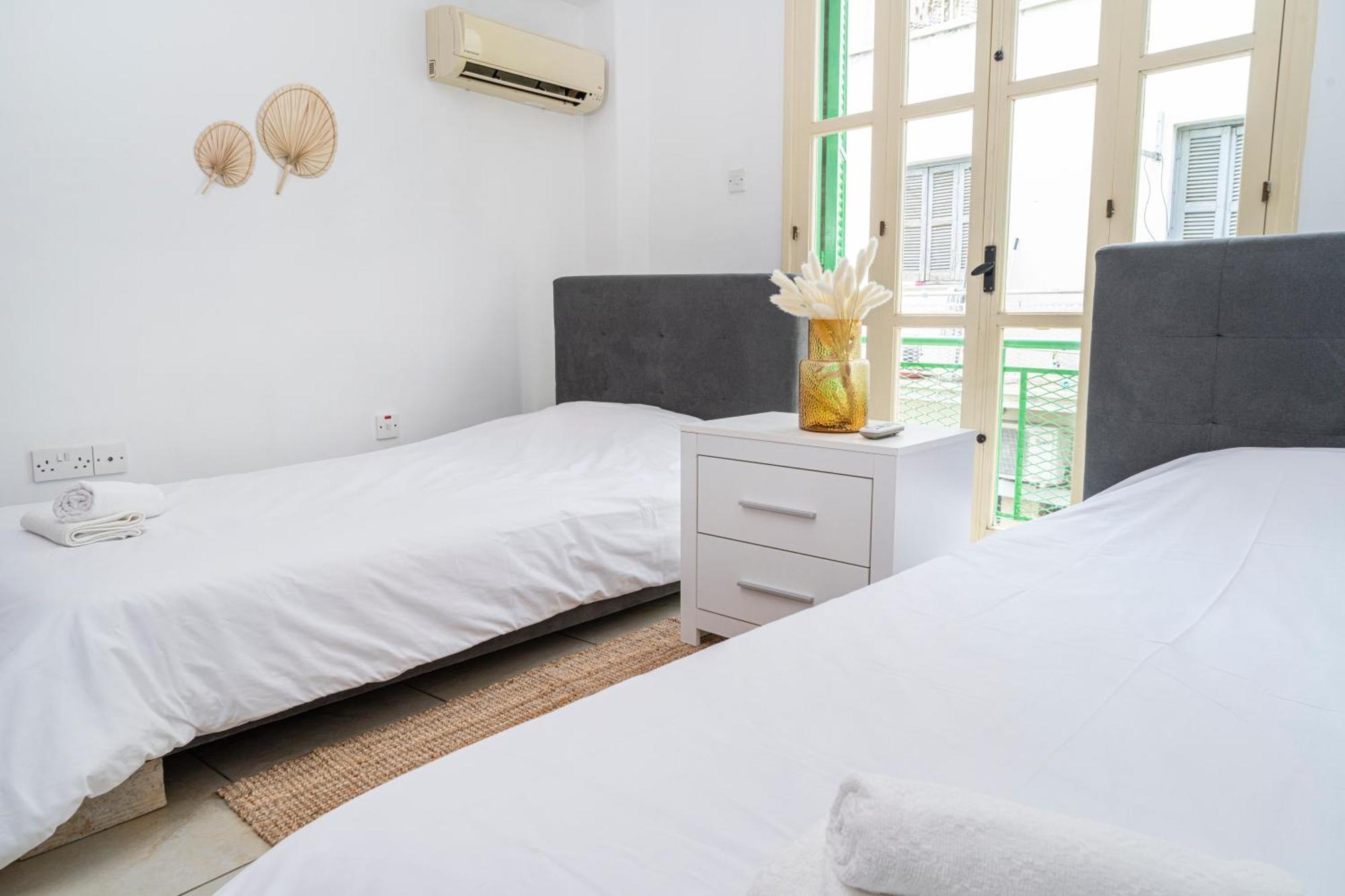 Private Room In Shared Flat 니코시아 외부 사진