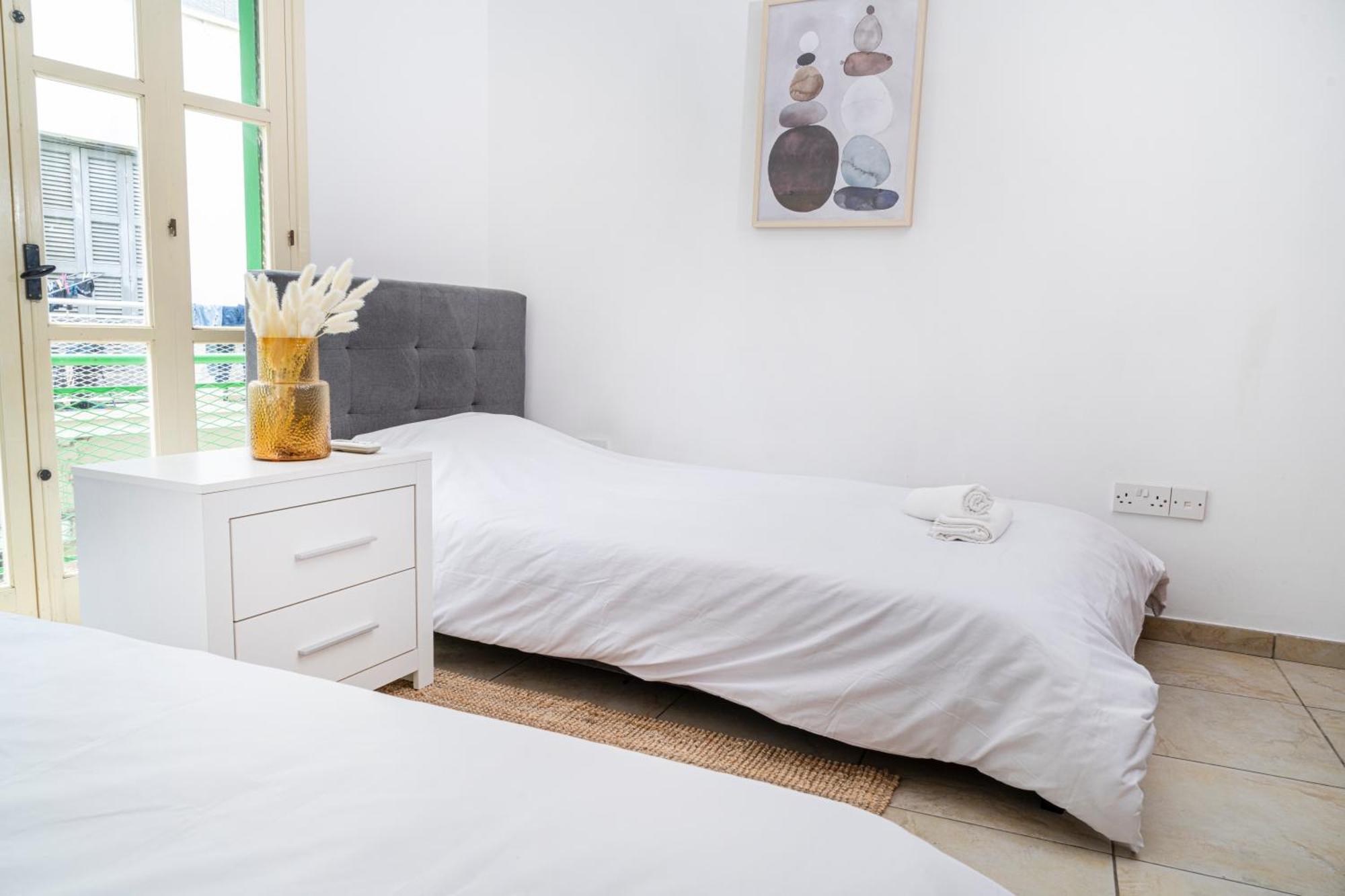 Private Room In Shared Flat 니코시아 외부 사진